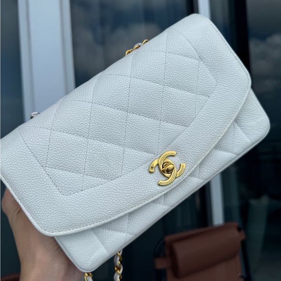 LOT 1286 RARE‼️SMALL 22‼️24K gold plated CHANEL vintage caviar leather DIANA bag - Picture 13 of 16